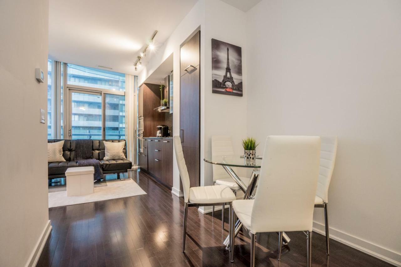 Aaira Suites Toronto Exterior foto