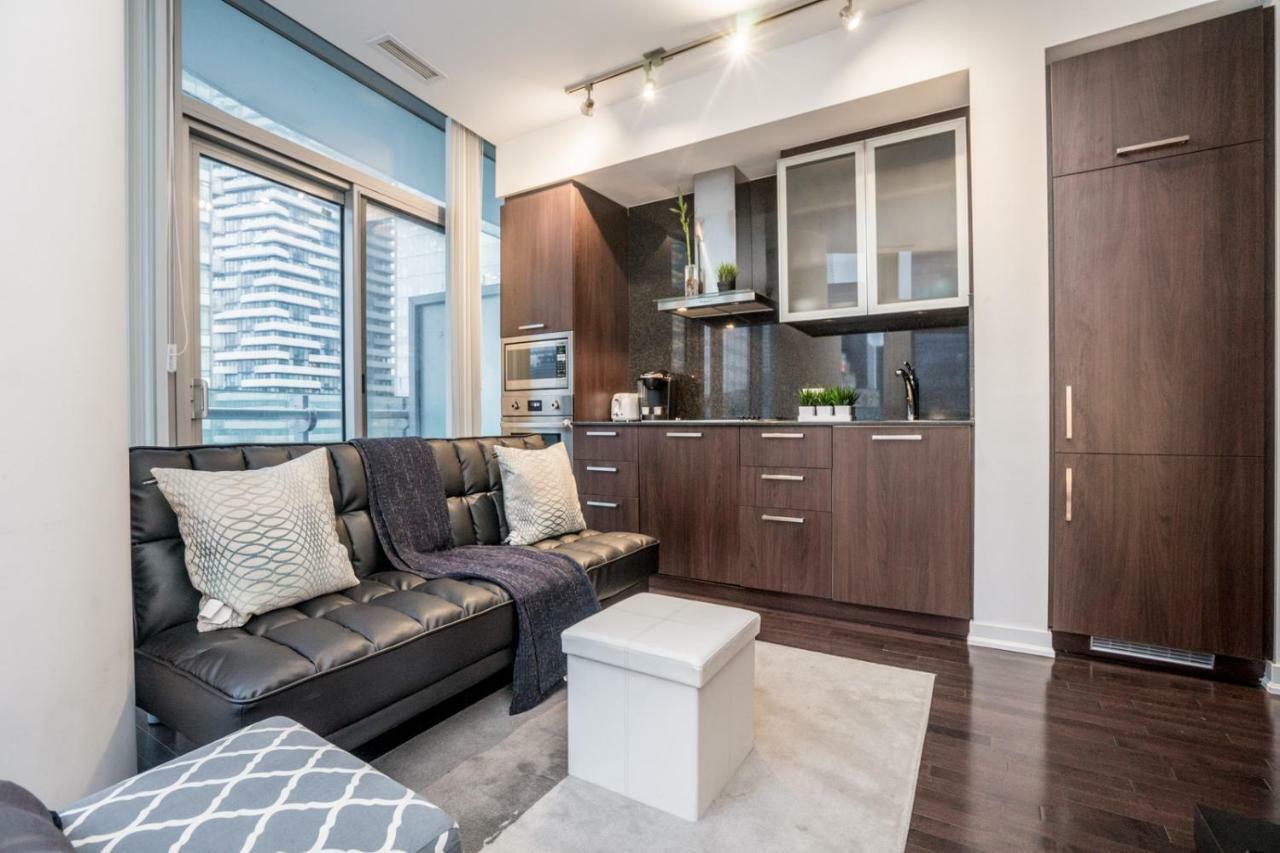 Aaira Suites Toronto Exterior foto
