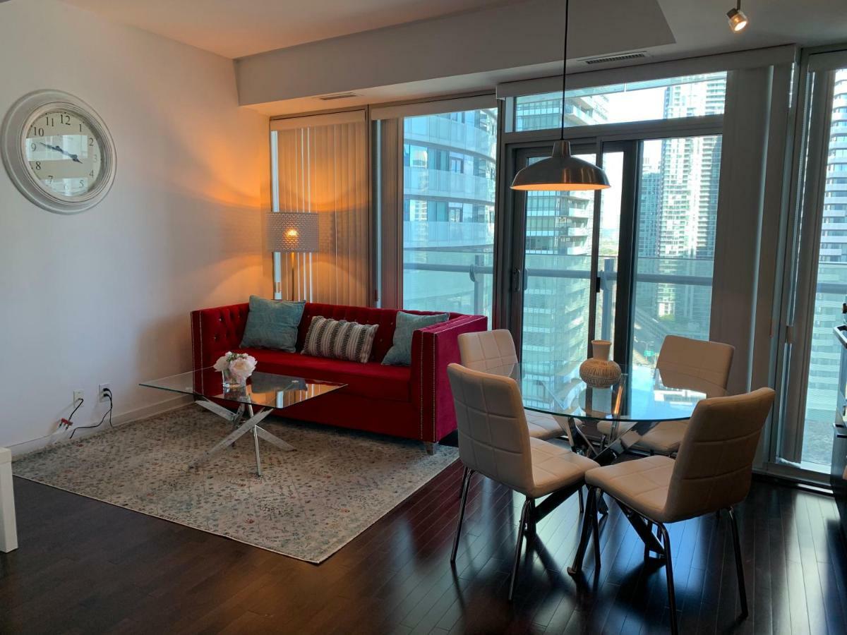 Aaira Suites Toronto Exterior foto